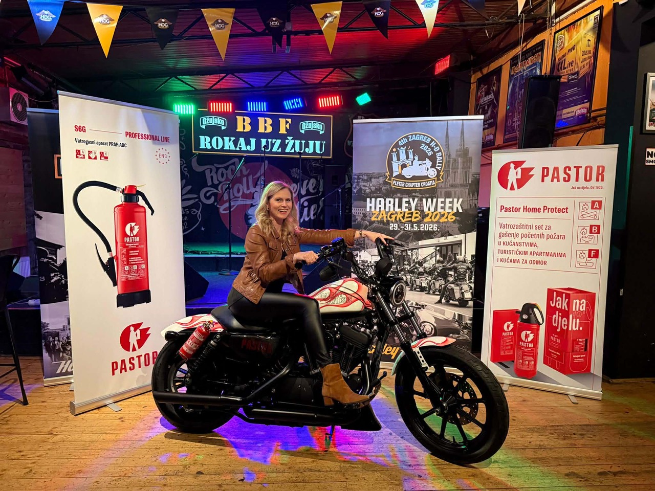 87173610 fa17 4af0 8ef3 2a7ddcb55129