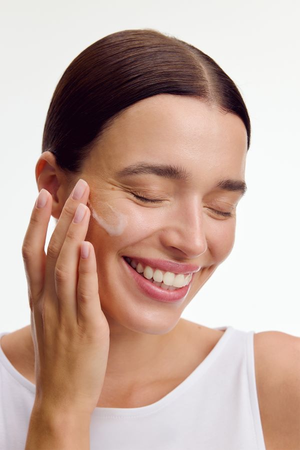 ECN HyaluronFillerSerum web4