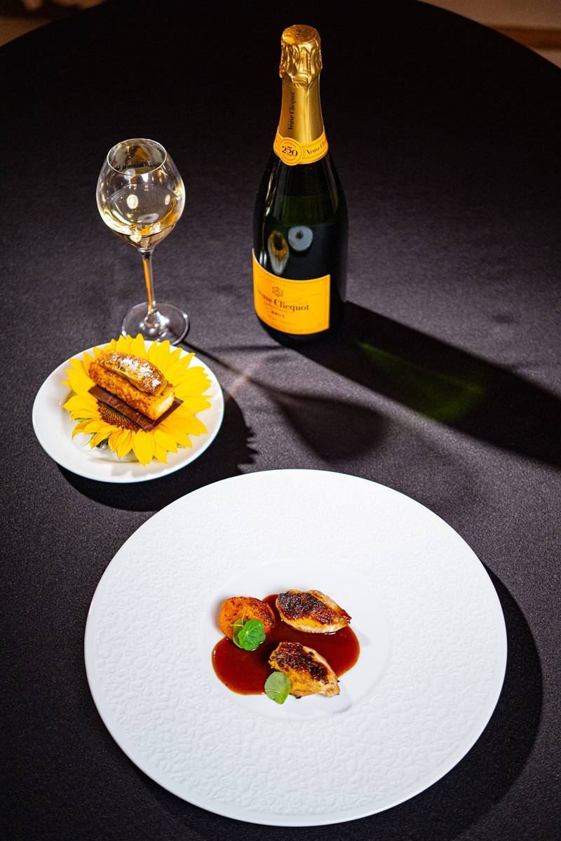 Veuve Clicquot Solaire Tables Main dish 2