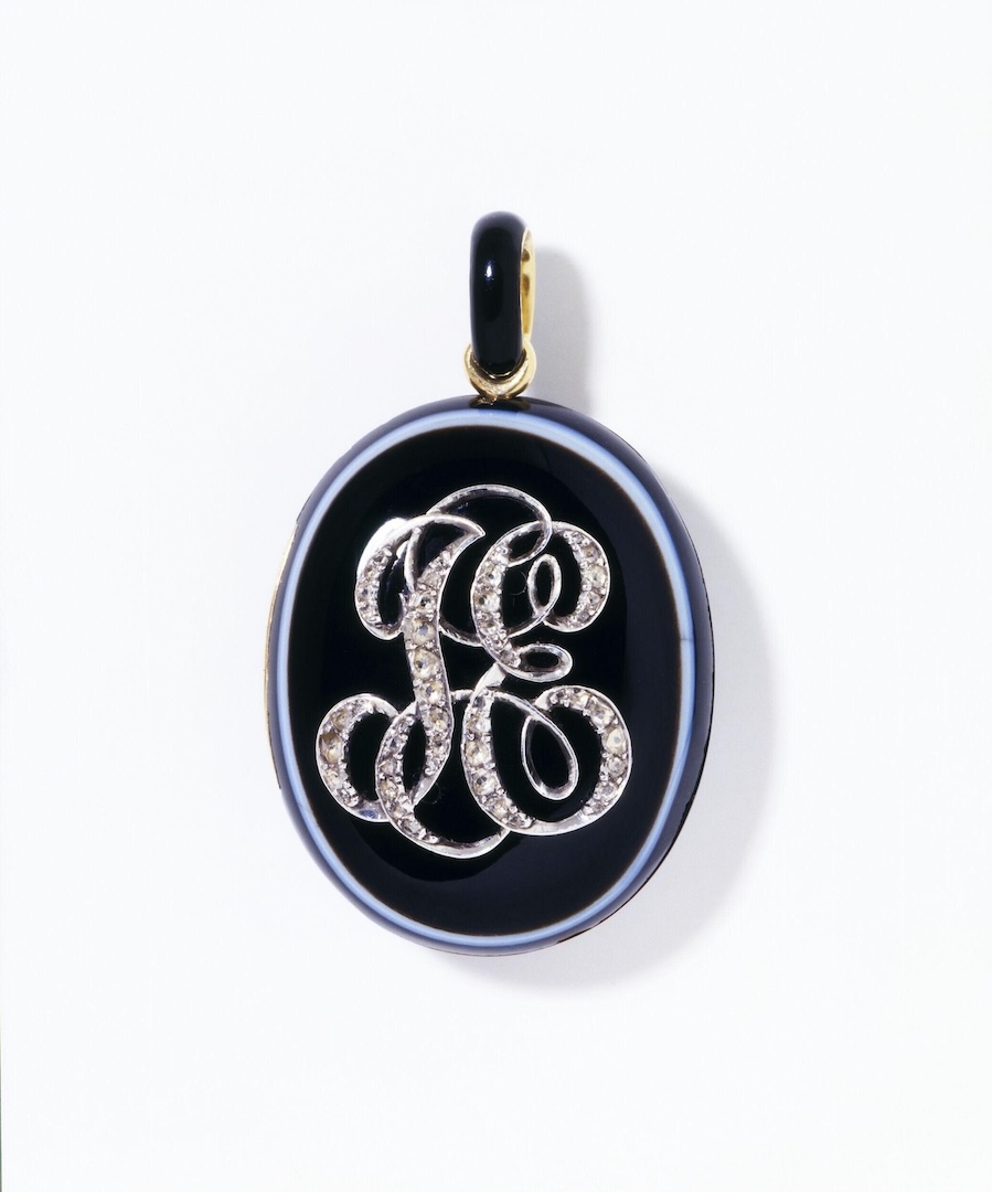 Onyx Mourning Locket 1871 Victoria and Albert Museum