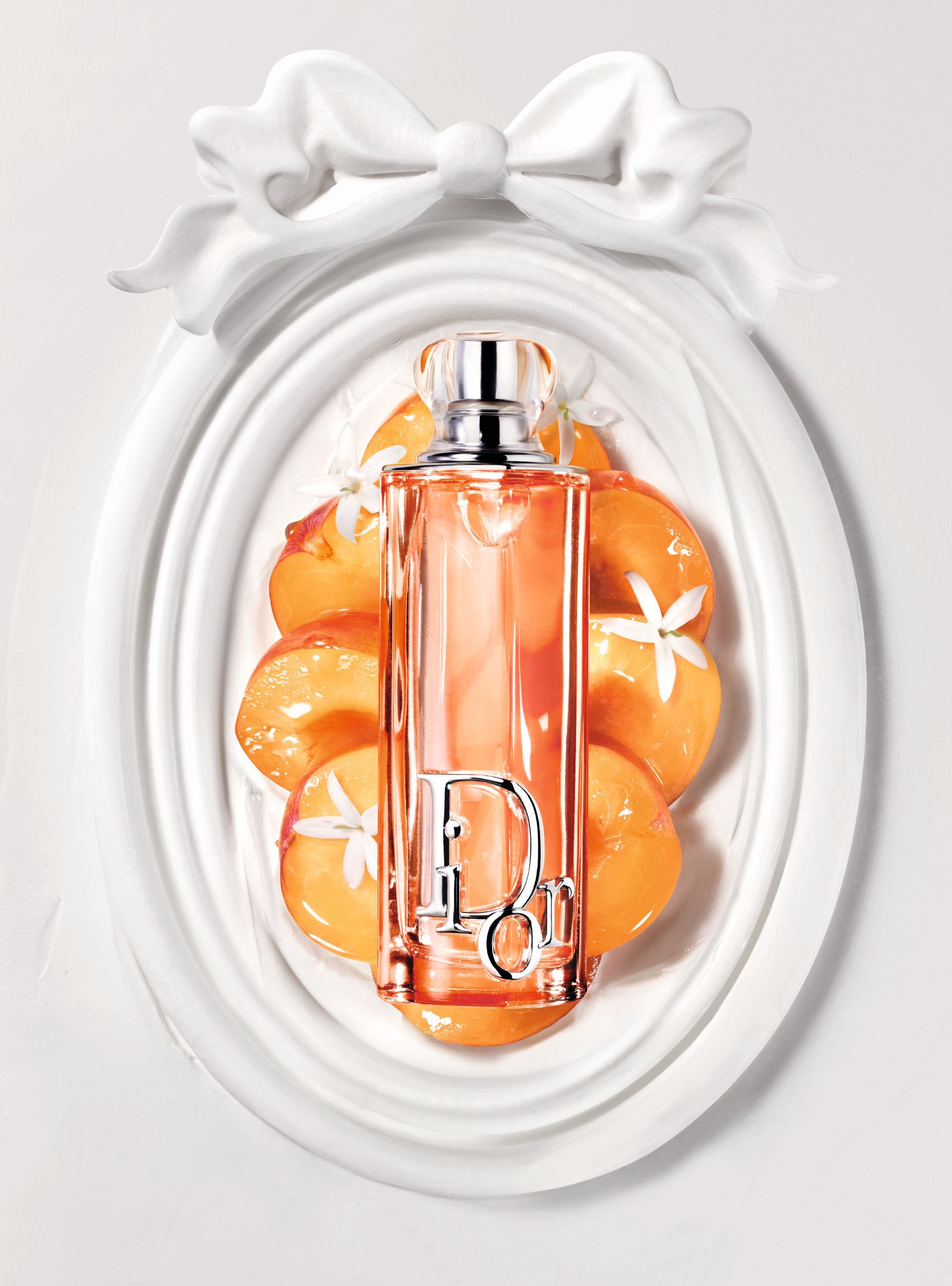 F244 ADDICT 26 P02G SOLO FRAGRANCE CORAL CROP L4 F39