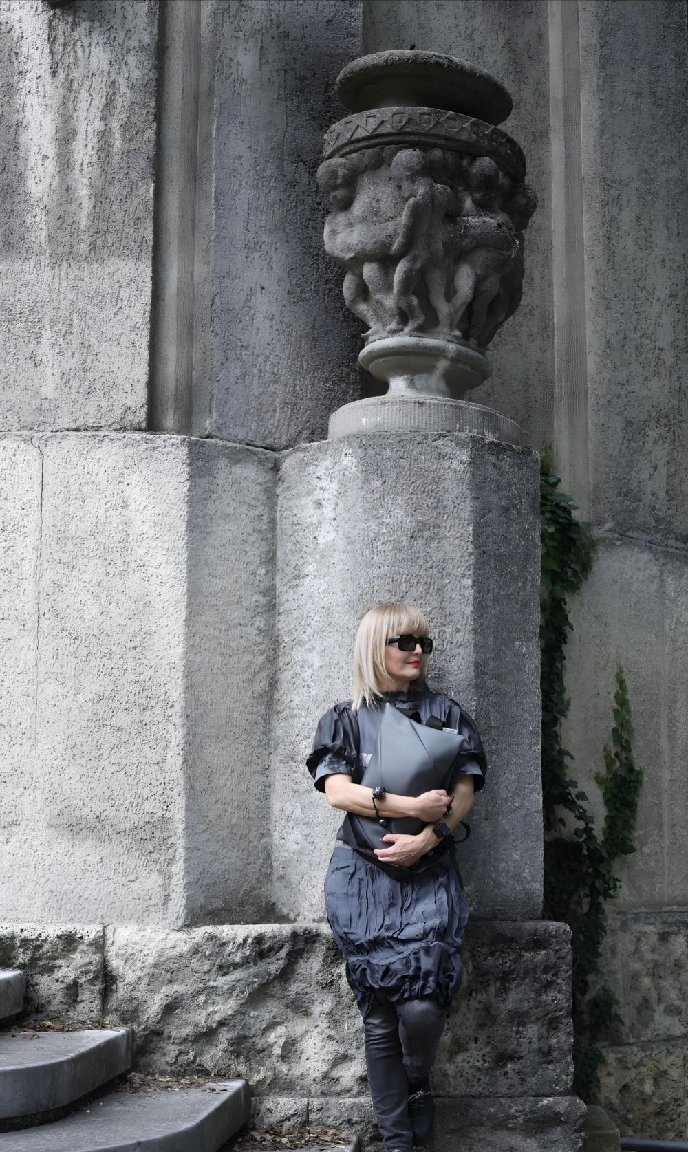 RDcode @ RENATA DEBELJAK # Na raskrižjima hipokrizije kroz vizuru – moda kao osobni kod, stav i način života